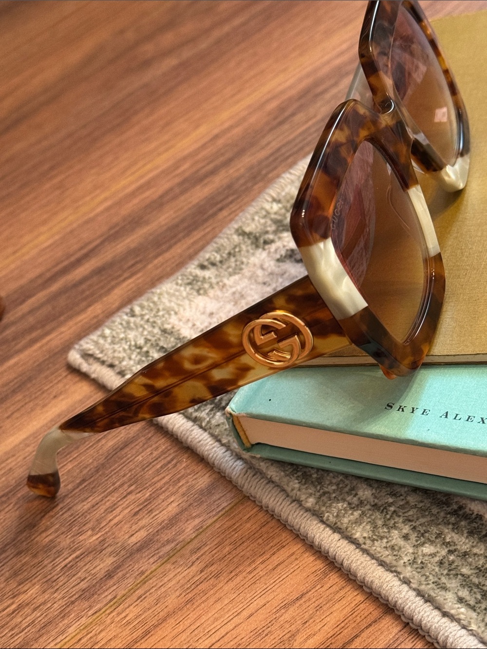 Gucci Tortoiseshell Brown Gradient Square Sunglasses with Gold Logo